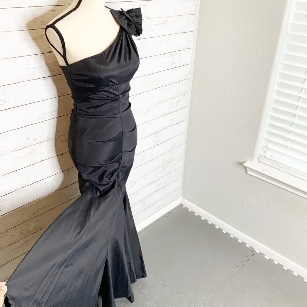 Xscape Black One-Shoulder Mermaid Gown with Bow - Picture 6 of 10
